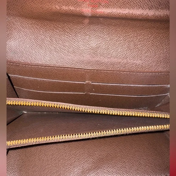 Louis Vuitton Damier Ebene Sarah Wallet pre loved condition - Picture 9 of 12